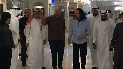 الموسيقار العالمى “ياني” يصل إلى السعودية..  “هاهي الرحلة العظيمة تبدأ”