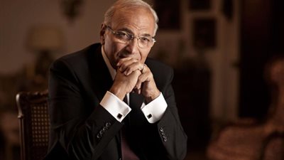 أحمد شفيق يغادر الإمارات إلى دولة أوربية