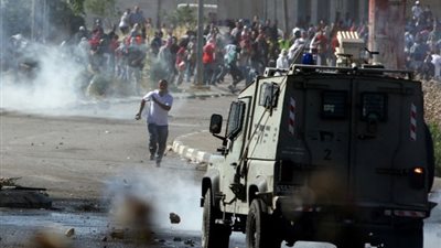 اشتباكات بين قوات الاحتلال وفلسطينيين في المسجد الأقصى