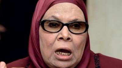 آمنة نصير: “المنتقبة ما تروحش الجامعة الأمريكية.. والنقاب يسبب ريبة أمنية في المجتمع”