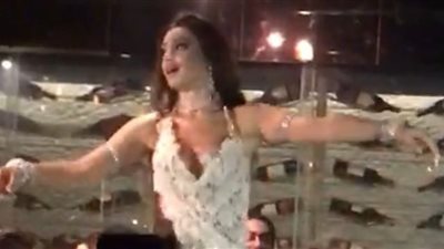 بعد ترحيلها.. الراقصة الروسية جوهرة تعلن موعد عودتها لمصر