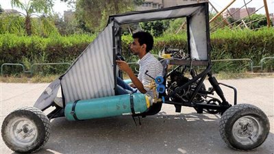 “مش كلها فنكوش”.. النيويورك تايمز تكشف حقيقة اختراع طلاب مصريون سيارة تعمل بالهواء