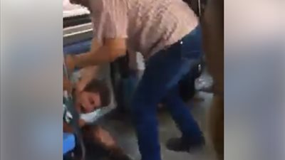 قرار جديد من وزير الداخلية بشأن الشُرطي المعتدي على “طفل المترو”