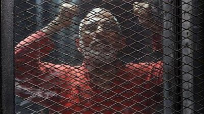 تأجيل إعادة محاكمة مرشد الإخوان وآخرين في “قسم العرب”