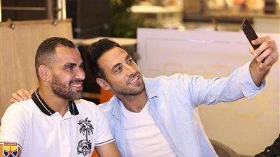 لاعبو الجونة يحتفلون بـ”أحمد عيد عبد الملك” لتحقيقه رقم قياسى (صور)