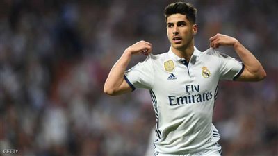 أسينسيو يحتفل بمباراته رقم 100 مع ريال مدريد (صورة)