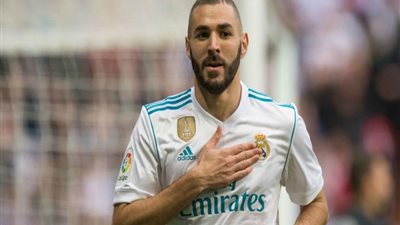 بنزيما يقود ريال مدريد أمام ألافيس