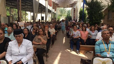 الكاثوليكية تقيم مهرجان “خليك فرحان” لكبار السن