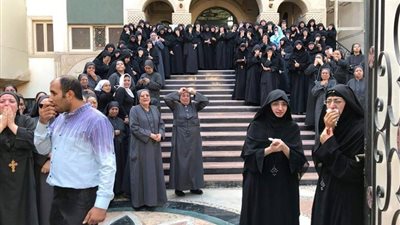 رغم نياحته.. الأنبا بيشوى يرد على مهاجمى البابا تواضروس (صورة)