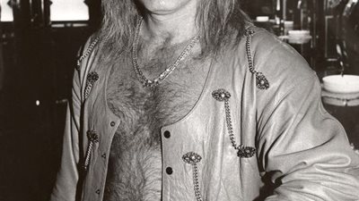 وفاة عازف أثناء ممارسته الجنس مع 23 سائحة (صور)