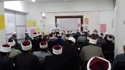 دورة تدريبية لوعاظ البحوث الإسلامية في الفقه (صور)