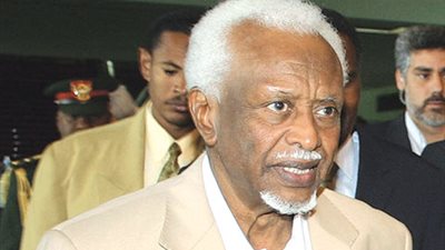 الأزهر والإفتاء ينعيان “سوار الذهب” الرئيس الأسبق للسودان