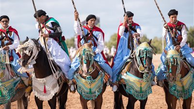 إنطلاق المحطة الثالثة للدوري الملكي المغربي للقفز على الحواجز بمعرض الفرس (صور)