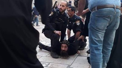 5 معلومات عن الراهب المصرى الذي سحلته شرطة الإحتلال الإسرائيلى