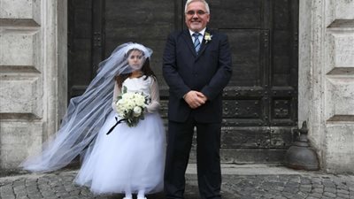 بلاغ من عامل يكشف تورط مأذون فى تزويج فتيات قاصرات بالبحيرة