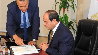 تعرف على مفاجأة وزير النقل للعاملين بمناسبة المولد النبوى الشريف