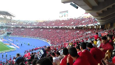 الجماهير تحضر مران الأهلي في تونس.. وتهتف للاعبى الفريق