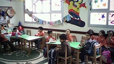 أزمة الشذوذ الفكري ودور المرأة في المجتمع تضرب الـ”كي جي”.. والمدرسة: “منهجنا وإحنا أحرار”