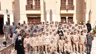 البابا تواضروس يلتقي بطلبة كلية الأركان والقادة بالقوات المسلحة