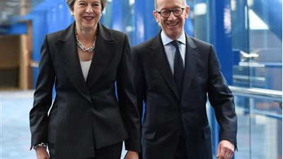 “وراء كل امرأة عظيمة رجل عظيم”.. تريزا ماي تحكي عن دعم زوجها