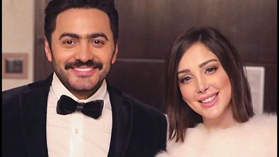 الظهور الأول لبسمة بوسيل مع تامر حسني بعد الإنجاب (صور)