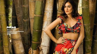 أمينة خليل تنتقد جينيفر لوبيز: “بحسها قالعة طول الوقت” (فيديو)