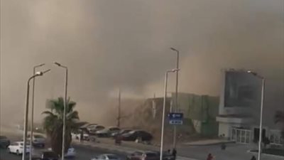 إنهيار مبنى إداري في التجمع الخامس يثير الرعب.. تعرف على التفاصيل (صور)