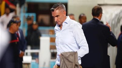 رحيل كارتيرون يهدد بقاء مدافع الأهلي