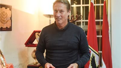 كارتيرون وليندمان يظهران فى الأهلى لتوديع اللاعبين