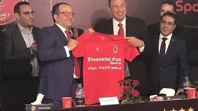 الخطيب يطالب رئيس بريزنتيشن بتحمل راتب مدرب الأهلي الجديد