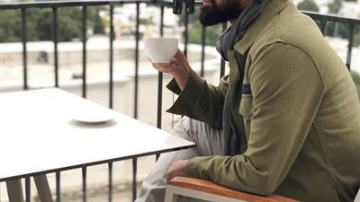 نجوم الفن يقبلون تحدي السفارة البريطانية “بدل البلاستيك” (صور)