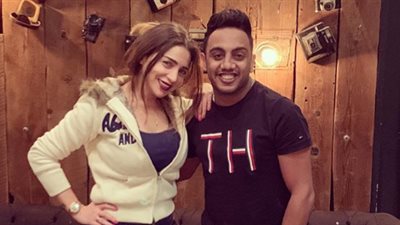 مي عز الدين تزور أوس أوس ومصطفى خاطر فى مطعمهم بالشيخ زايد (صورة)