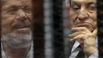 اليوم.. مبارك يلتقي مرسي خلال سماع شهادته في “اقتحام السجون”