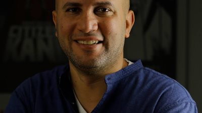 مواطن خليجي يسرق منزل المخرج خالد دياب