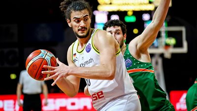 “أبو فريخة” يرفض اتهام عاصم مرعي بالتهرب من الانضمام لمنتخب السلة