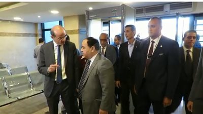 وزير المالية: “عندنا 5 ملايين موظف مش لاقيين ليهم حتى كراسي”