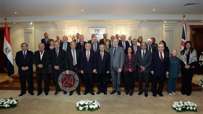 الجامعة البريطانية تفتح معامل مركز النانوتكنولوجي لخدمة جميع الباحثين في مص