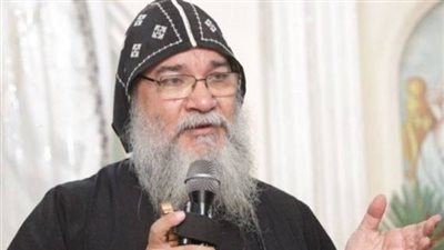 كيف للذئب أن يحرس القطيع؟.. أول تعليق من الأنبا مكاريوس على قتل فرد أمن لقبطيين في المنيا