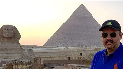 على طريقة والده.. محمد محمود عبد العزيز يروج للسياحة الداخلية (صور)