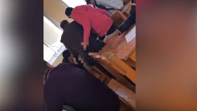 التعليم تقرر فصل 4 طلاب بالسويس بعد تحرشهم بمدرس