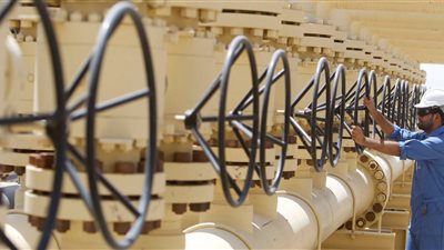 سقوط ضابط شرطة سّهل الاستيلاء على خط غاز وتقاضى رشوة 3 مليون جنيه