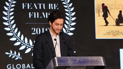 أحمد مالك يقدم جوائز الأفلام الروائية الطويلة بحفل ختام أفلام الهجرة الدولي