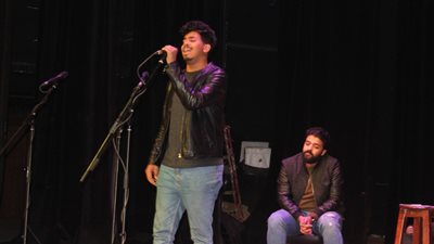 نائبا العمرانية ينظمان ندوة شعرية لـ”عمرو حسن” تحت شعار ضد “التنمر” (صور)