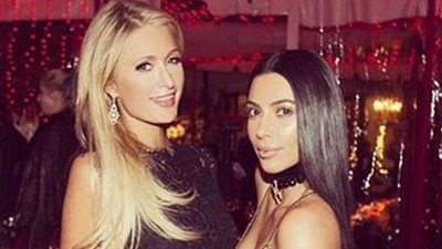باريس هيلتون تحتفل بالكريسماس مع كيم كارداشيان (فيديو)