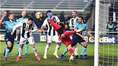 كريستيانو رونالدو ينقذ يوفنتوس من فخ أتالانتا (فيديو)