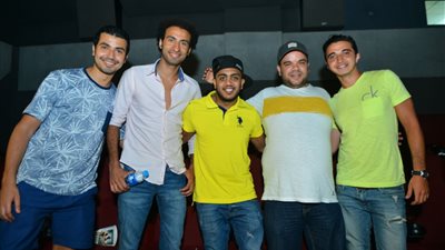 “محظوظين 2018”.. نجوم مسرح مصر يهدون هواتف محمولة لجمهور منى الشاذلي (فيديو)