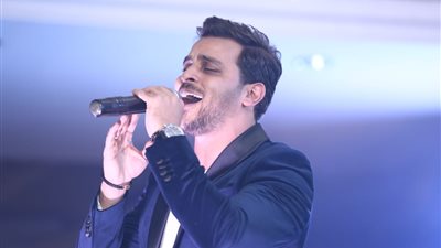 بدأها بالإسماعيلية واختتمها في القاهرة.. محمد رشاد بـ 4 حفلات برأس السنة
