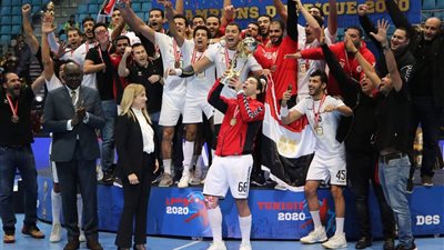 “خطّاب” ينفي رعاية الأندية المصرية ويوضح أسباب تكريم منتخب اليد