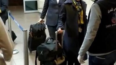 رفع حالة الطوارئ بالمطارات وتوزيع إرشادات على جميع العاملين للتوعية بفيروس كورونا (صور)