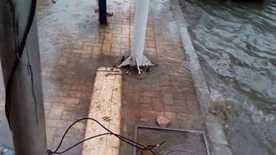 “الكهرباء” تناشد المواطنين عدم الاقتراب من أعمدة الإنارة بسبب سوء الأحوال الجوية